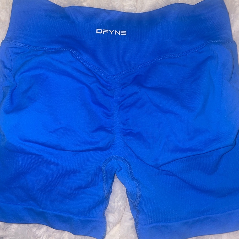 Dfyne set 
Bra and shorts 
Small bra 
Medium shorts